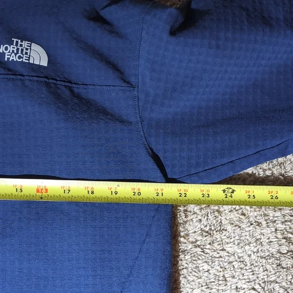 The North Face Men's Tekware™ Grid ¼-Zip jacket in navy - Picture 11 of 11